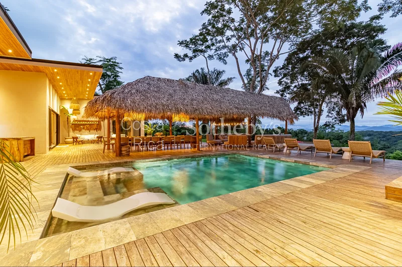 Villa Arcadia, Santa Teresa