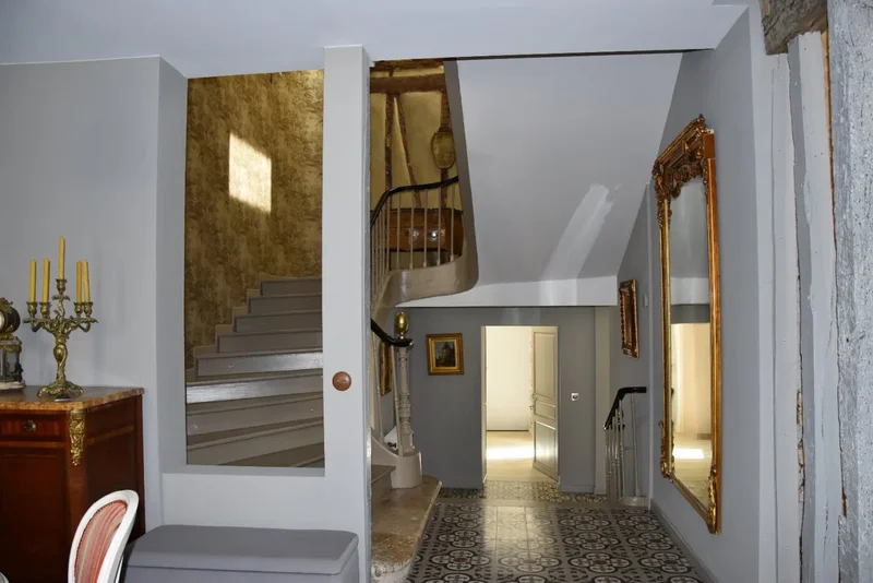 Charming House for Sale in Mauvezin, 193m², 6 Rooms, €550,000 with Garage