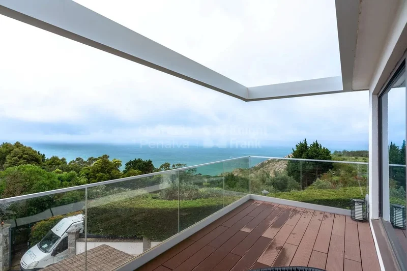4+1 bedroom villa with sea view for sale in Cascais