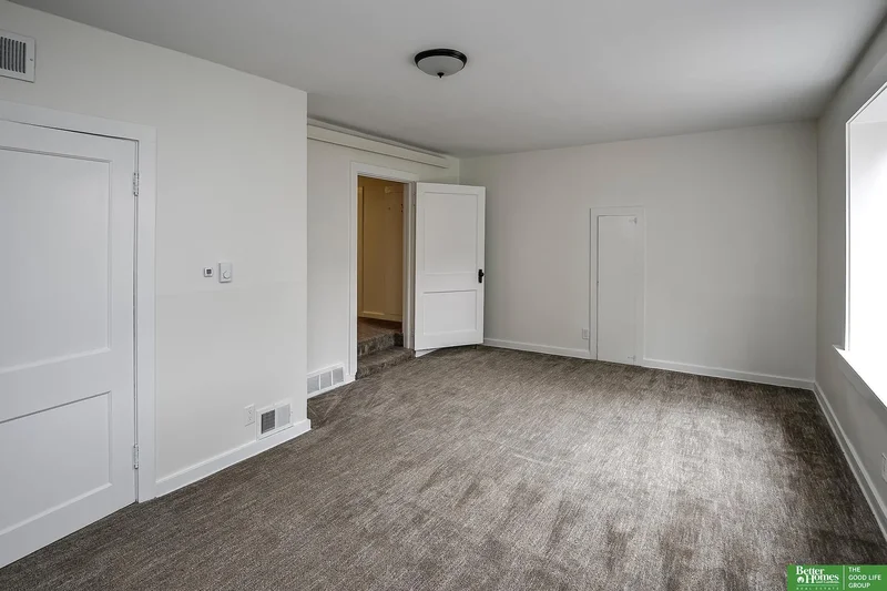 5 Bedrooms Single Family Detached