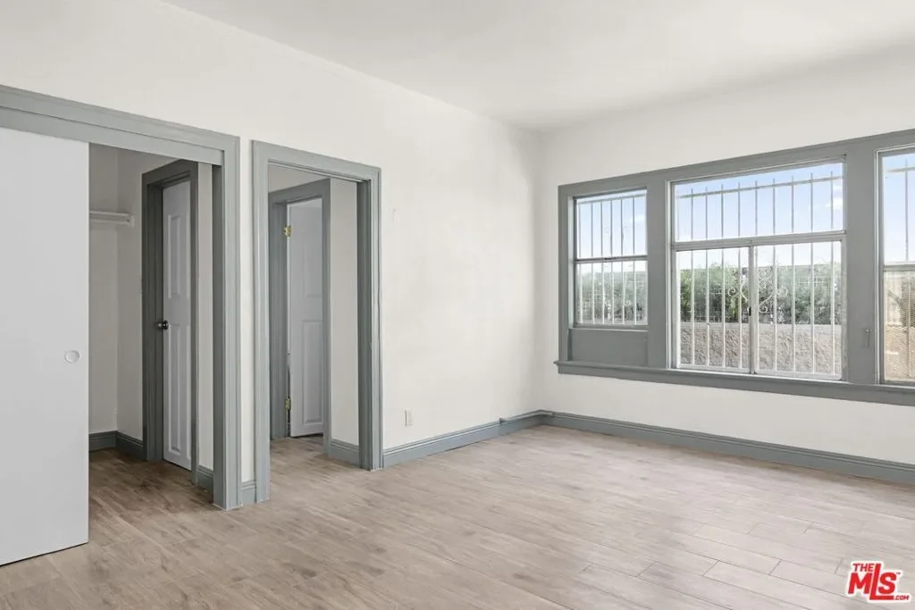 225 W Adams Boulevard, Los Angeles, California, United States. - Photo 17