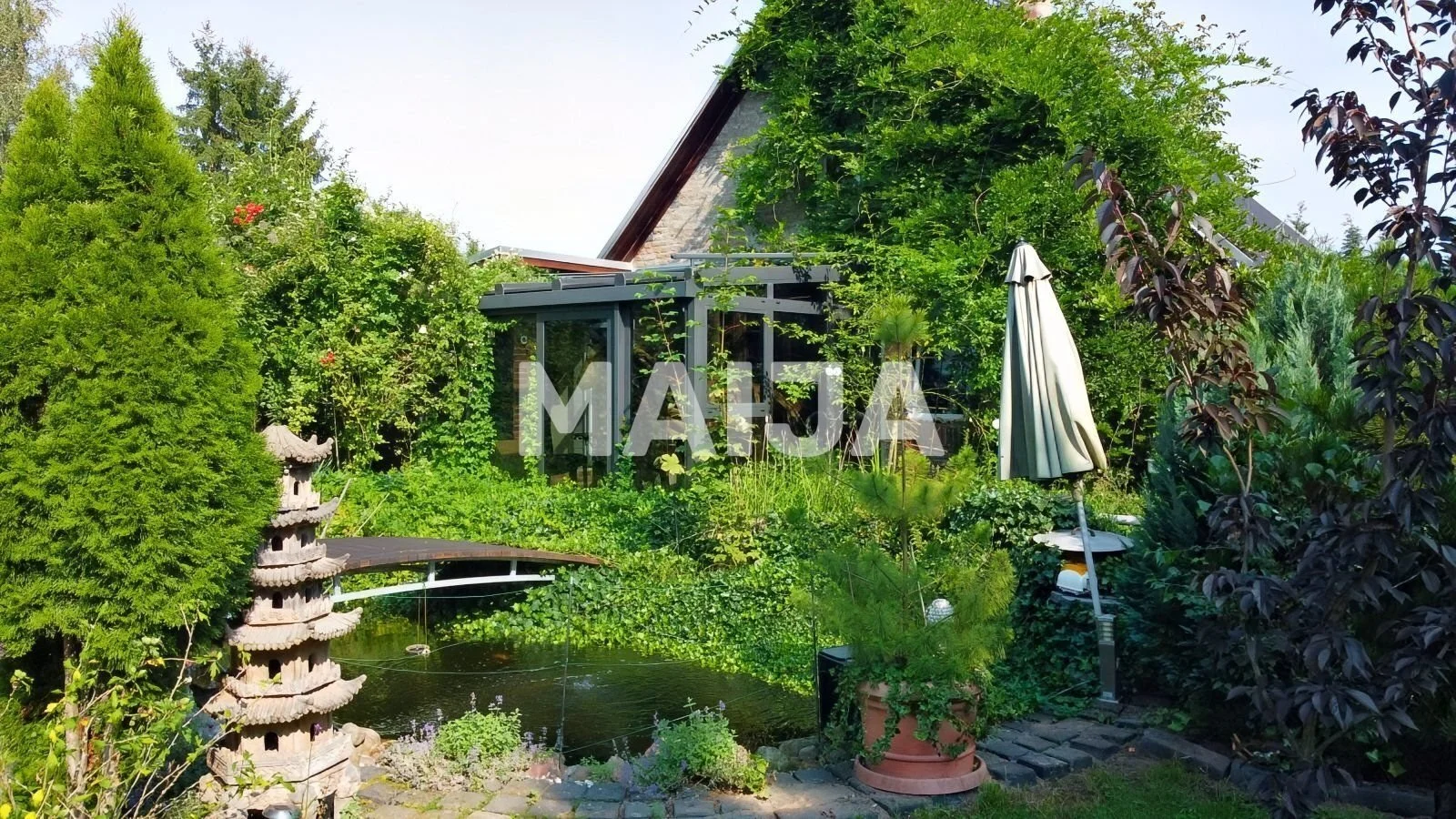 Exterior photo 9