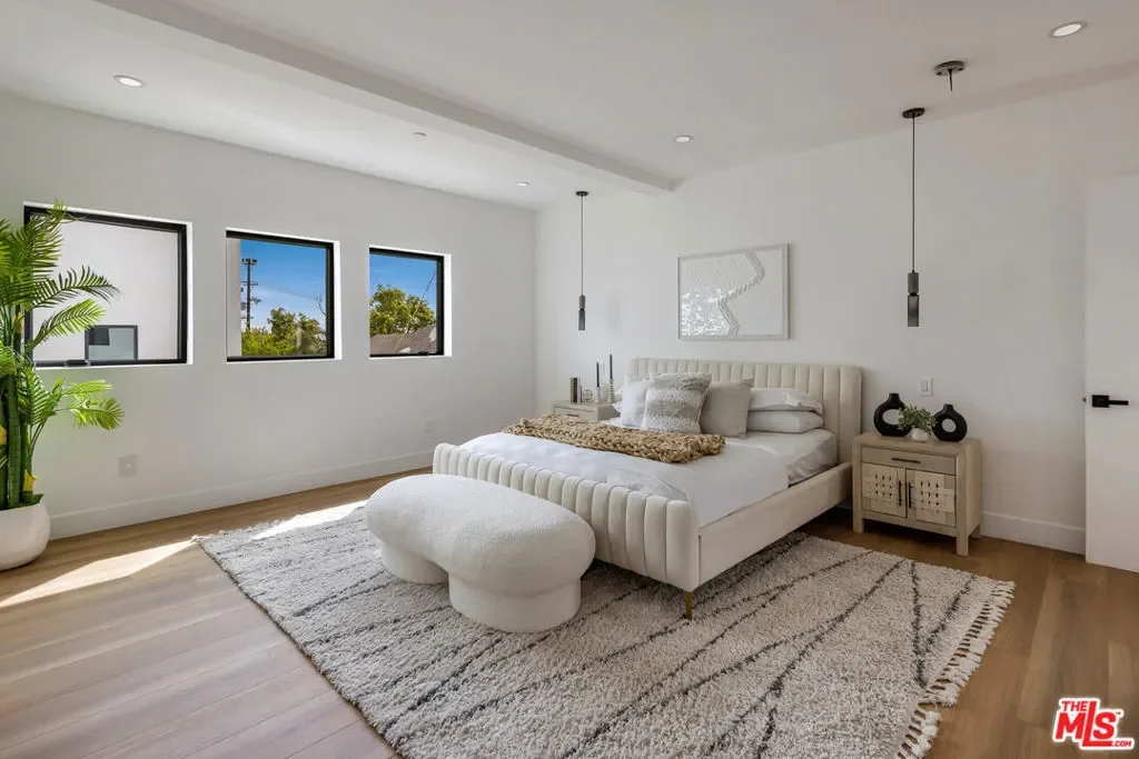 2005 Bellevue Avenue, Los Angeles, California, United States. - Photo 13