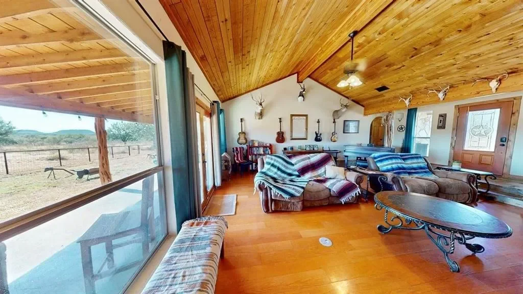 19319 Ranch Road 1871, Mason, Texas, United States. - Photo 8