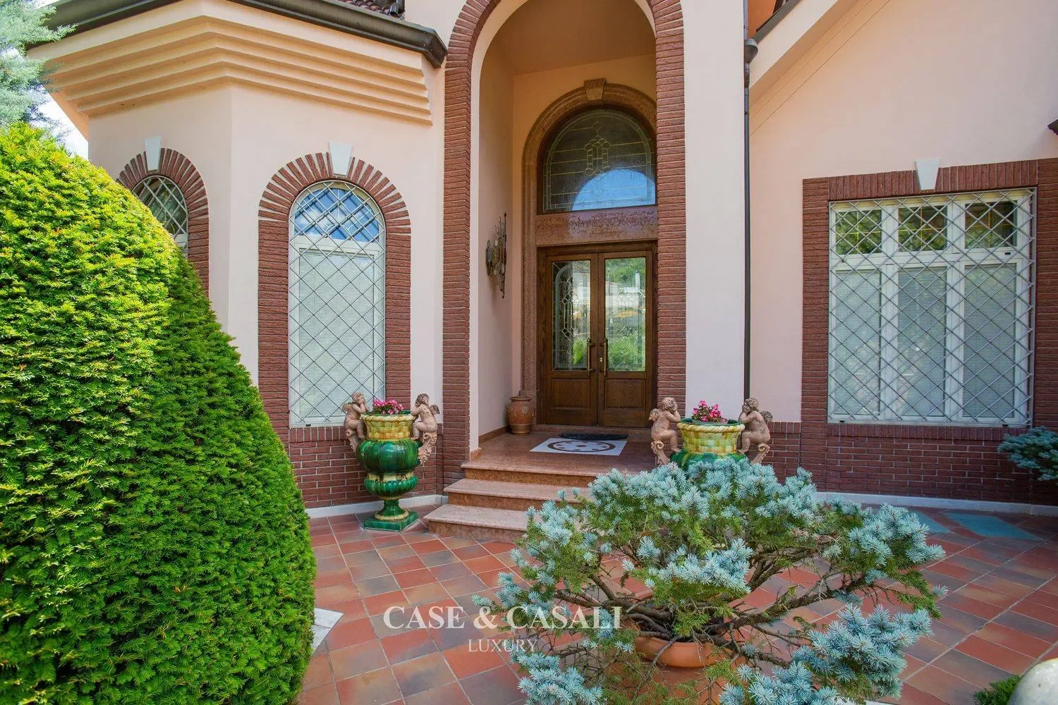Exterior photo 11