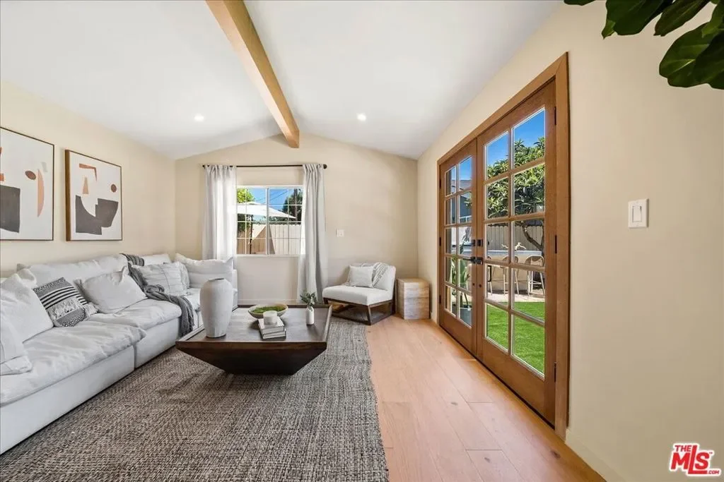 14537 Hesby Street, Los Angeles, California, United States. - Photo 9