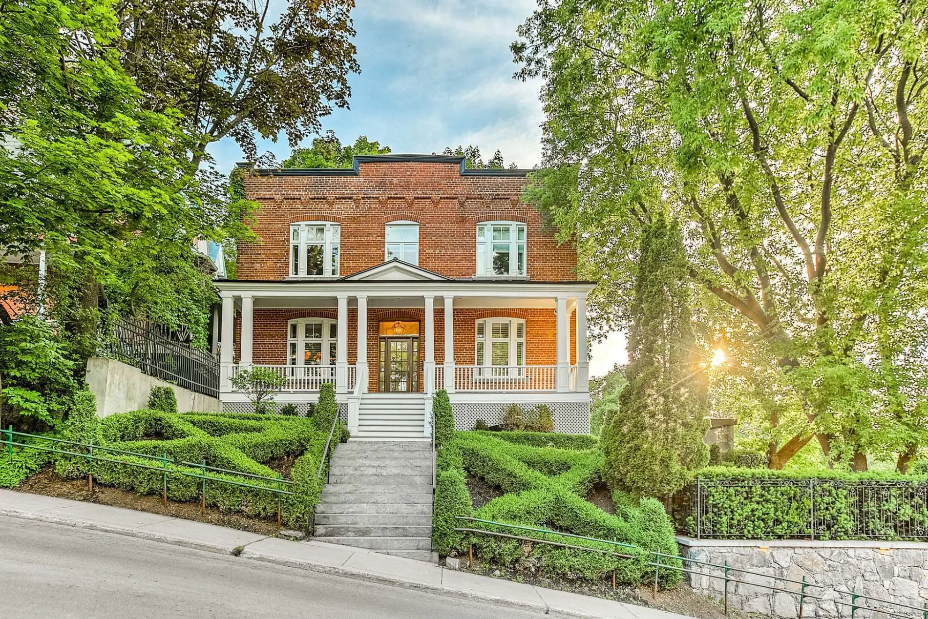 Exterior photo 9