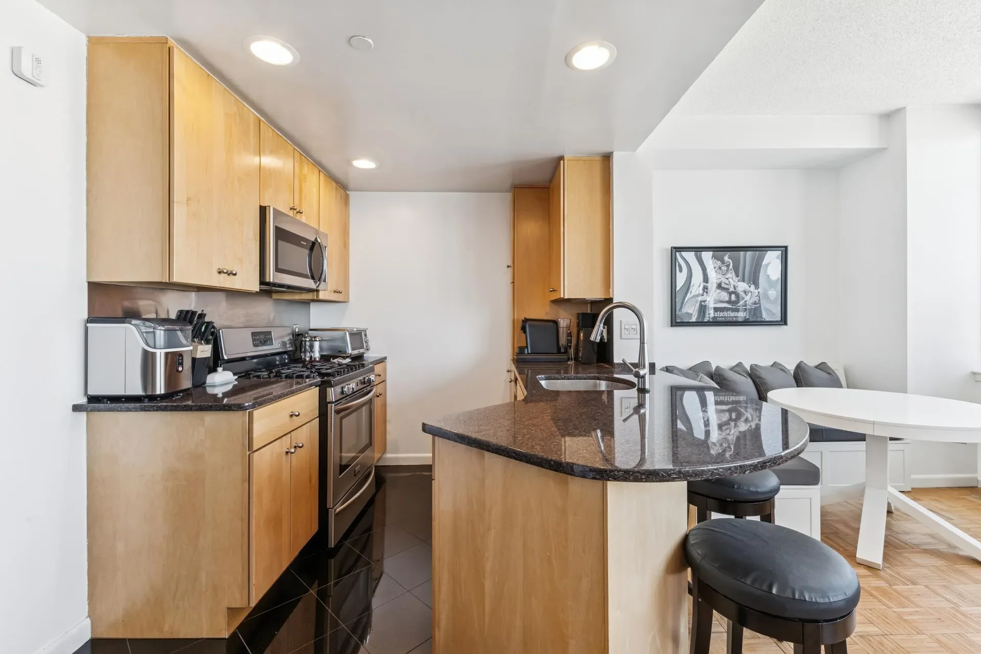 Citylights, 4-74 48TH AVE, New York, New York, United States. - Photo 1
