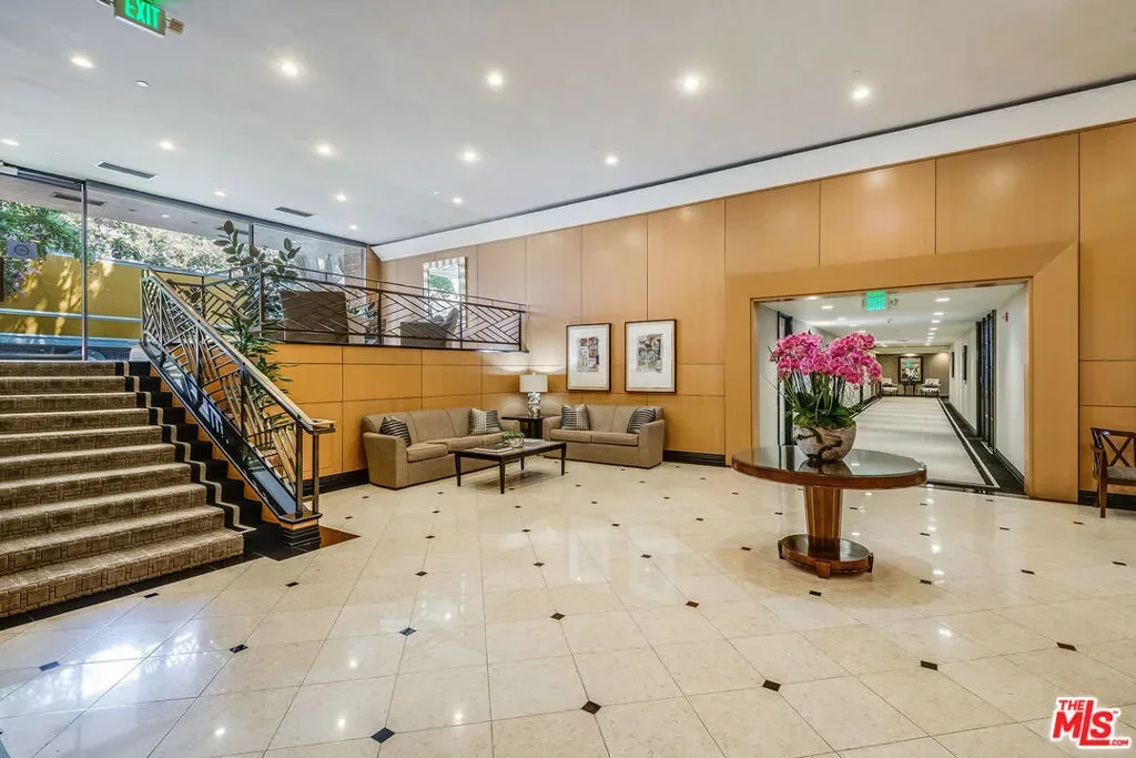 211 S Spalding Drive 107N, Beverly Hills, California, United States. - Hero Image