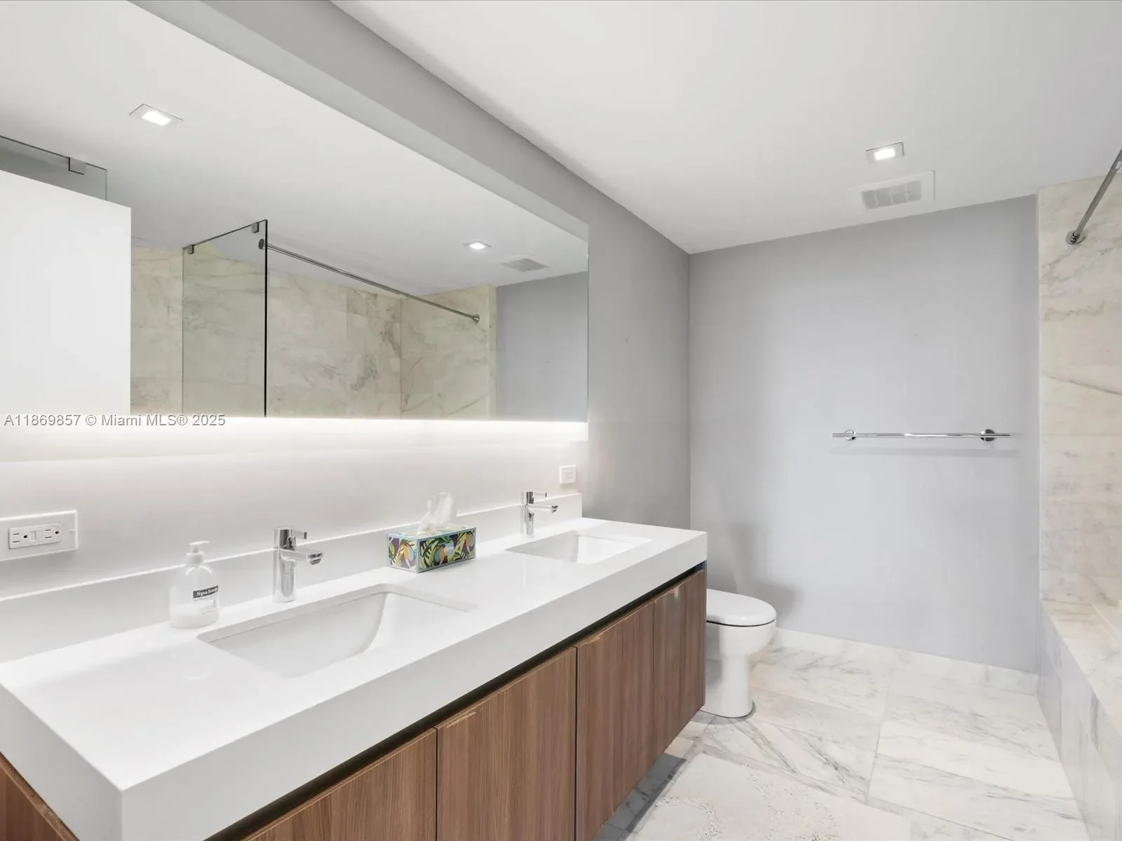401 N Birch Rd 603, Fort Lauderdale, Florida, United States. - Photo 14