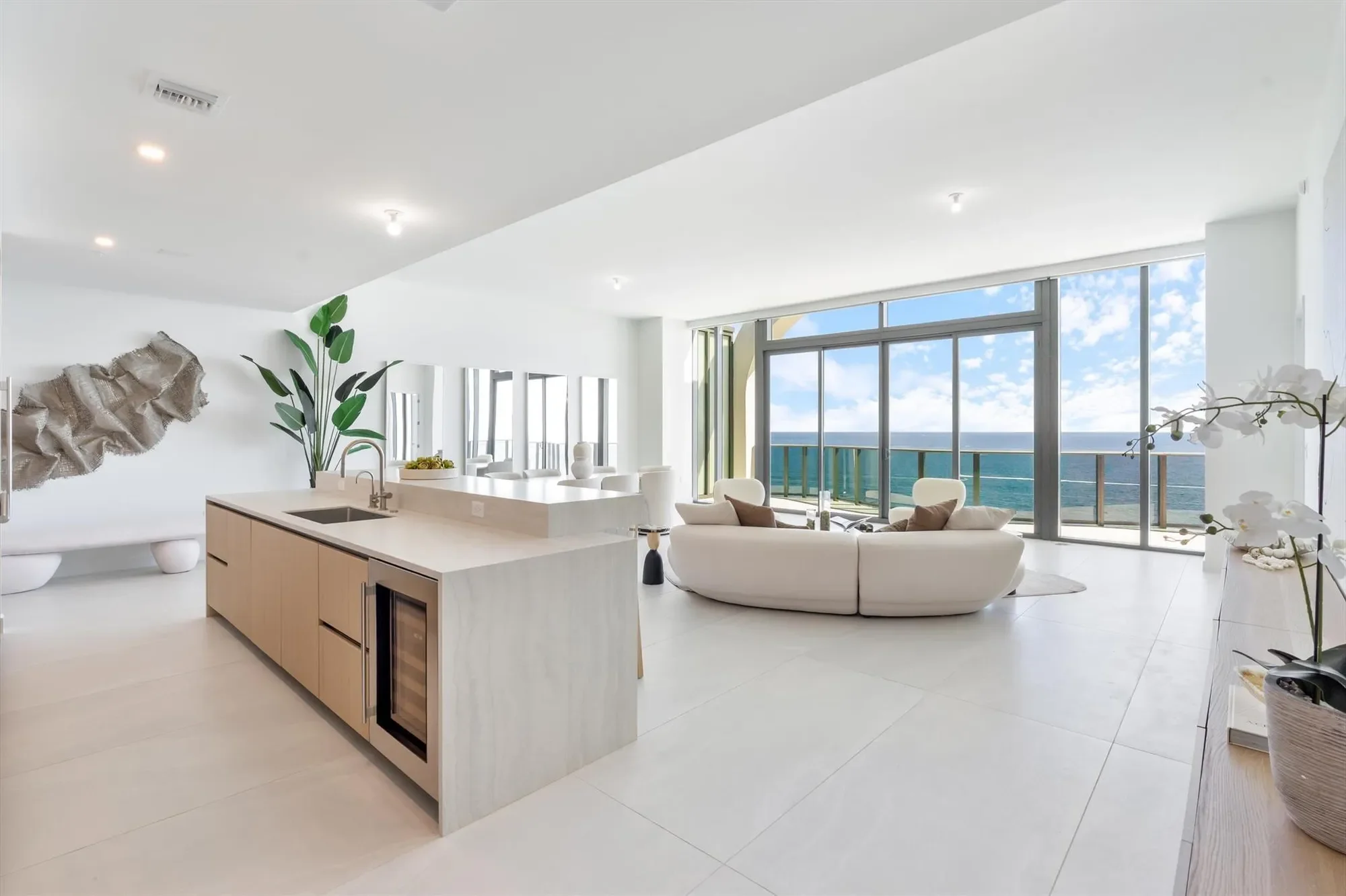 900 N Ocean Boulevard, Hillsboro Beach, Florida, United States. - Photo 4