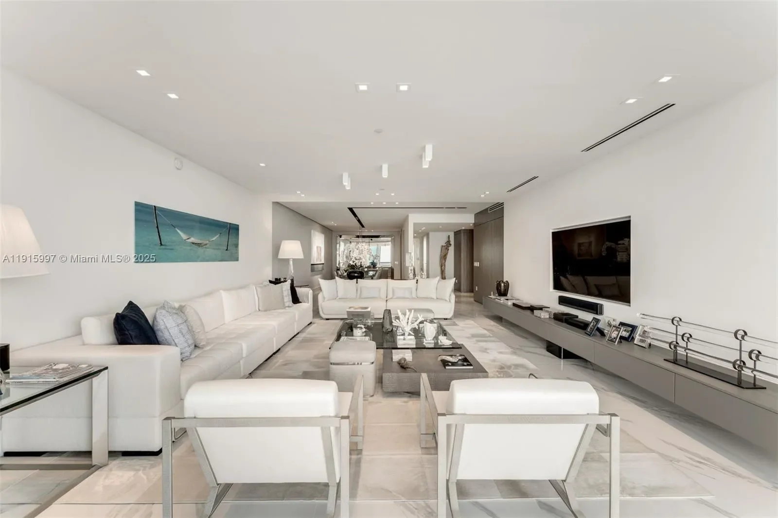 10201 Collins Ave 1803, Bal Harbour, Florida, United States. - Photo 2
