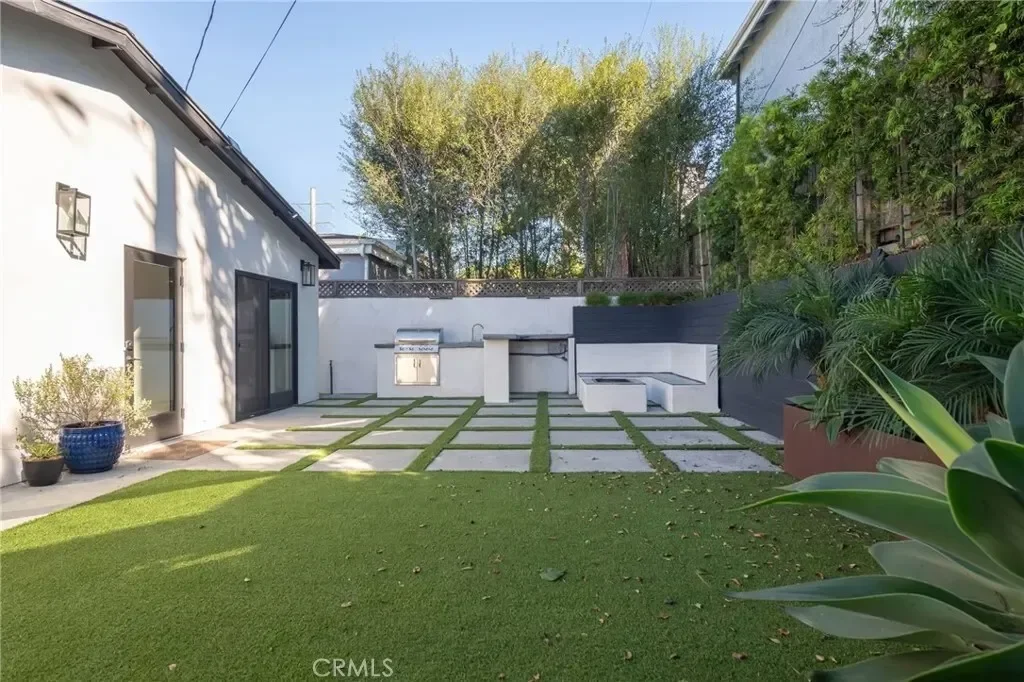 966 Rosecrans Avenue, Manhattan Beach, California, United States. - Photo 21