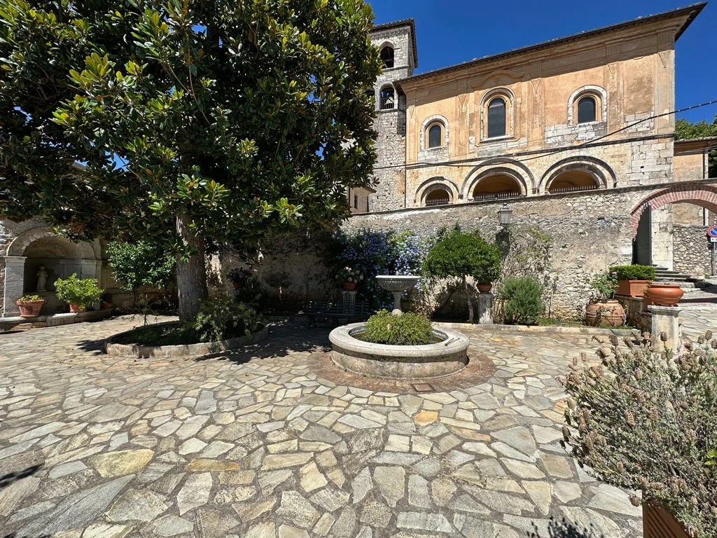 Exterior photo 9