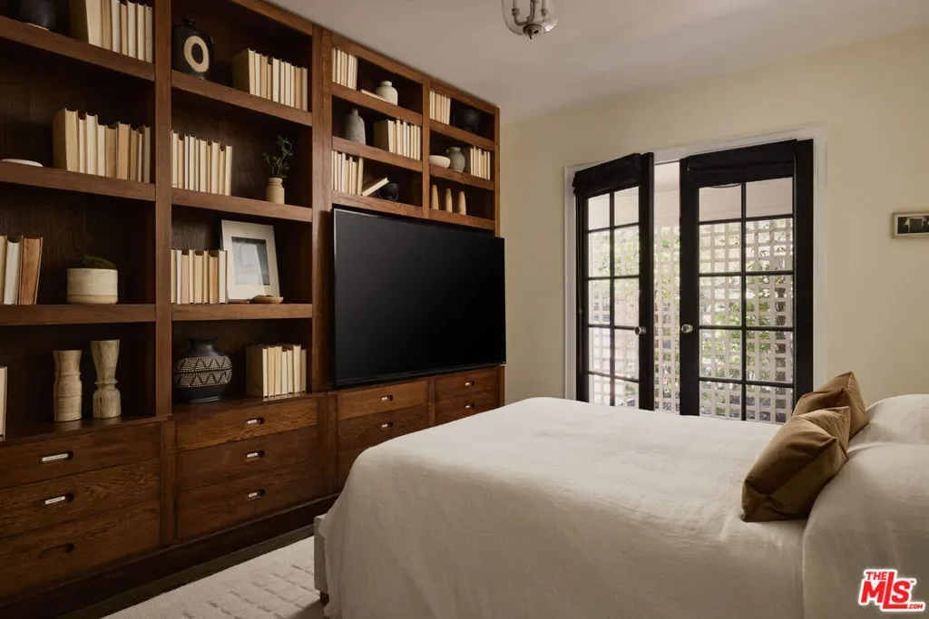 1141 Maroney Lane, Los Angeles, California, United States. - Photo 23