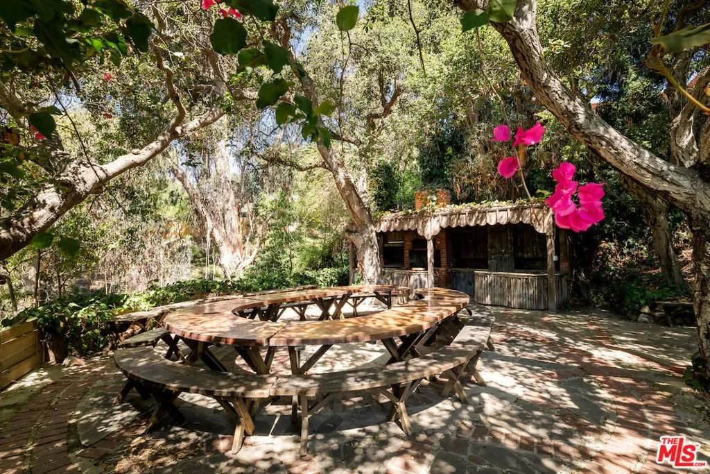 10934 Bellagio Road, Los Angeles, California, United States. - Photo 11