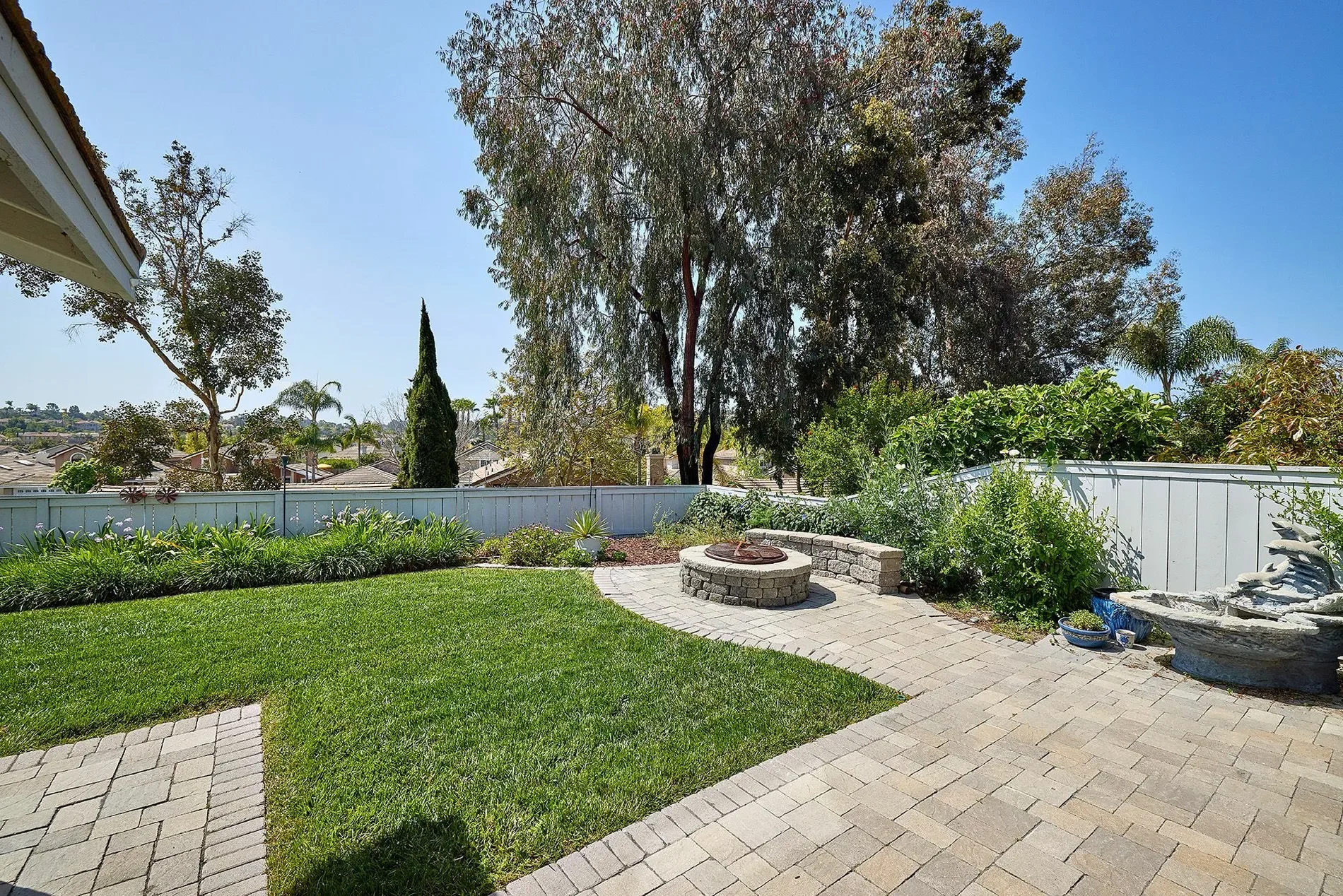 Exterior photo 7