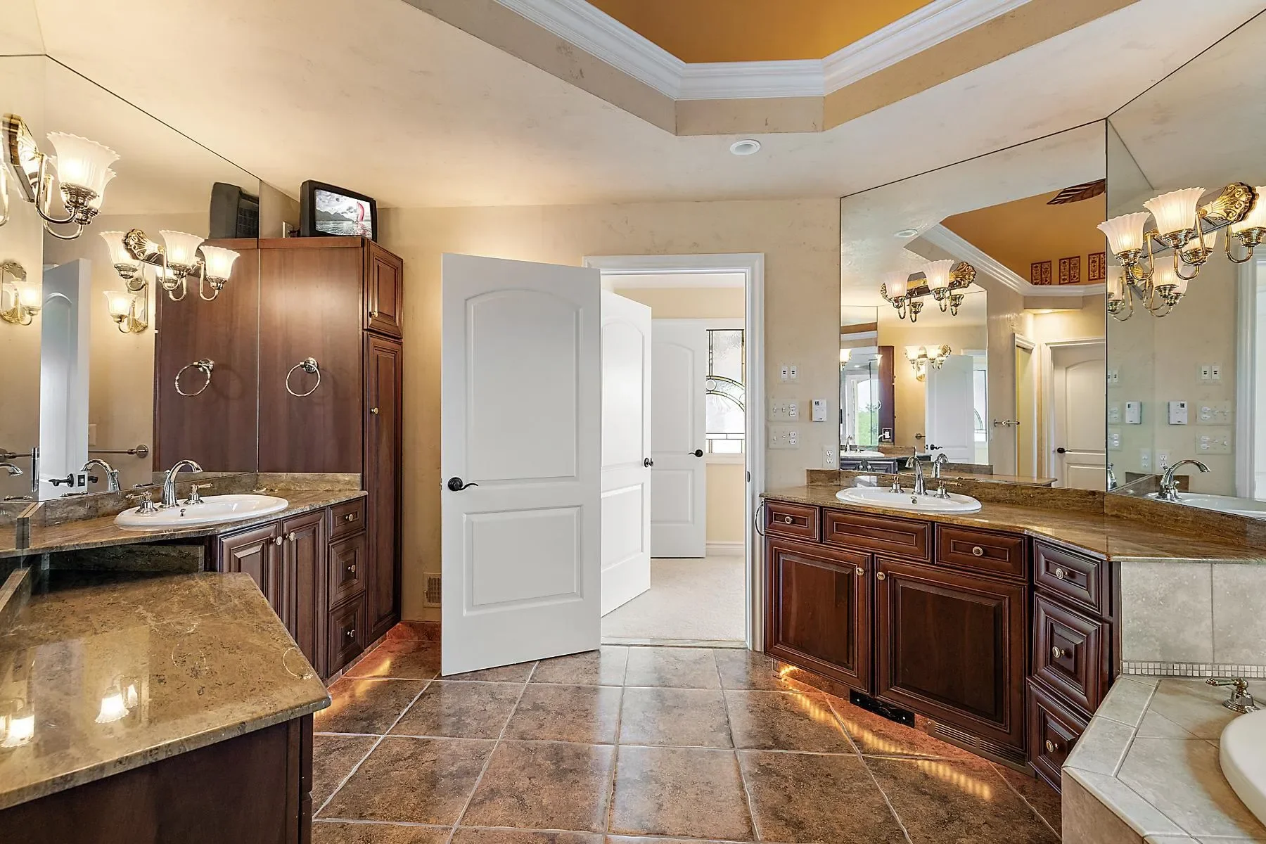 10611 Lighthouse Pointe, Green Oak Twp, MI 48178, South Lyon, Michigan, United States. - Photo 3