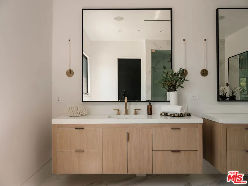 17228 Otsego Street, Los Angeles, California, United States. - Photo 29