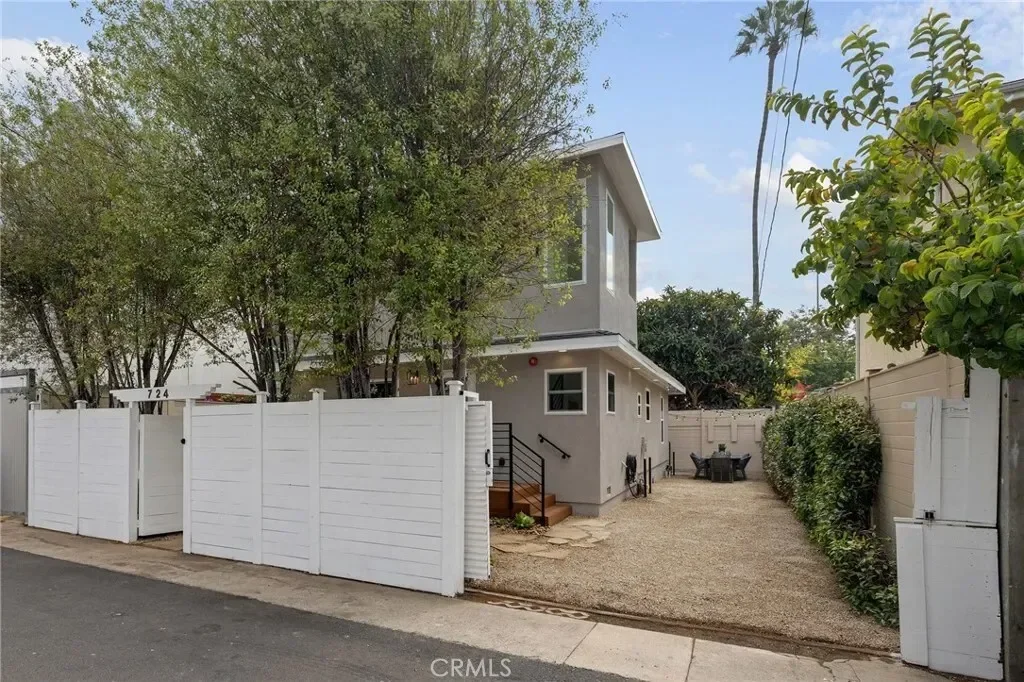 724 San Miguel Avenue, Los Angeles, California, United States. - Photo 4