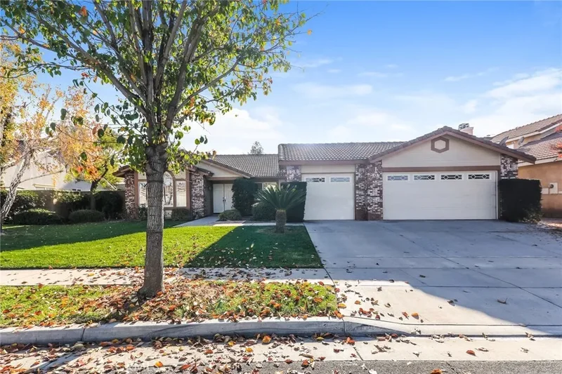 4 Bedrooms Single Family Detached