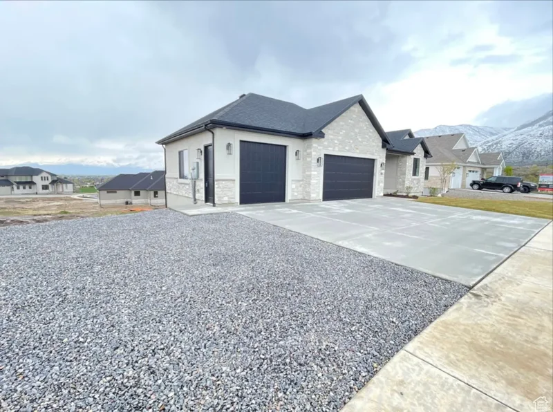 881 E 820 S, Woodland Hills, Utah, United States. - Photo 2