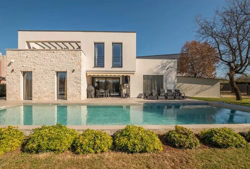 Villa of modern architecture and design with 4 bedrooms just 2 km from the center of Porec