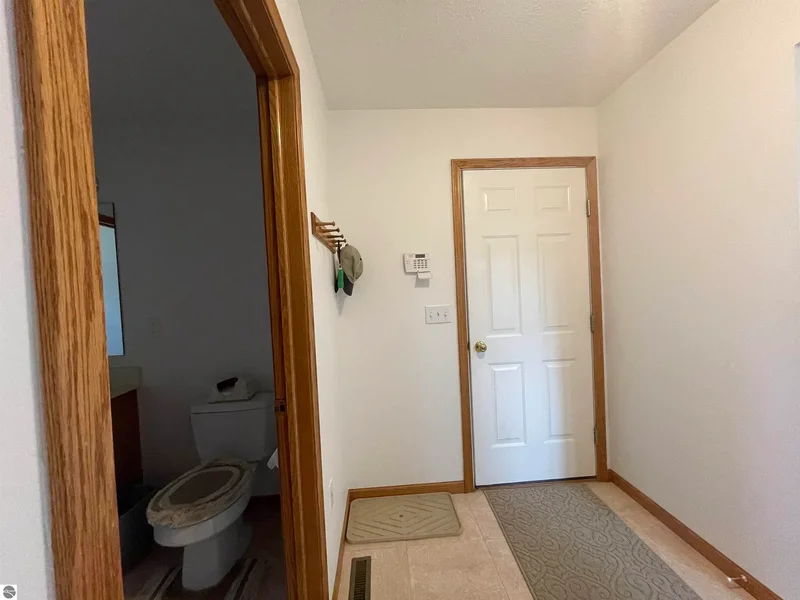 5685 Shirley Ann Drive, Harrison, MI 48625, Harrison, Michigan, United States. - Photo 21
