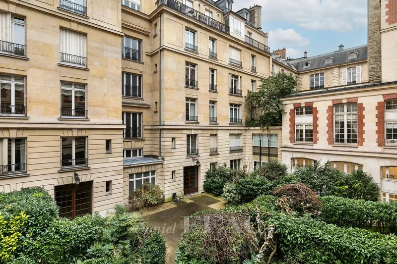 Paris, Île-de-France, France. - Photo 7