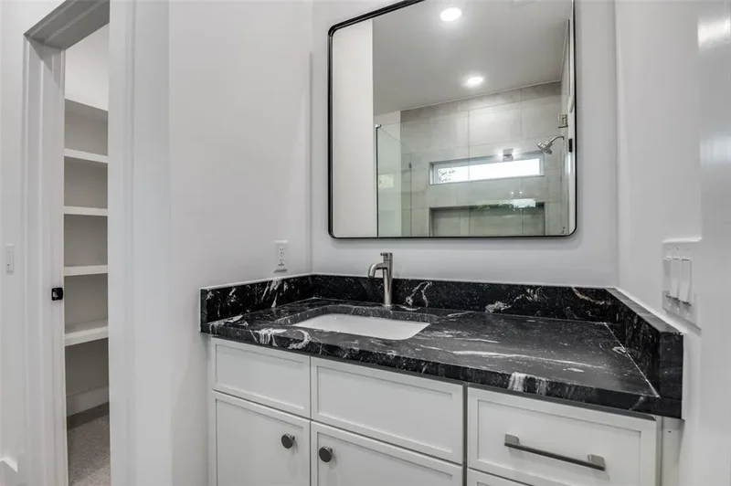 514 S Glasgow Drive, Dallas, Texas, United States. - Photo 20