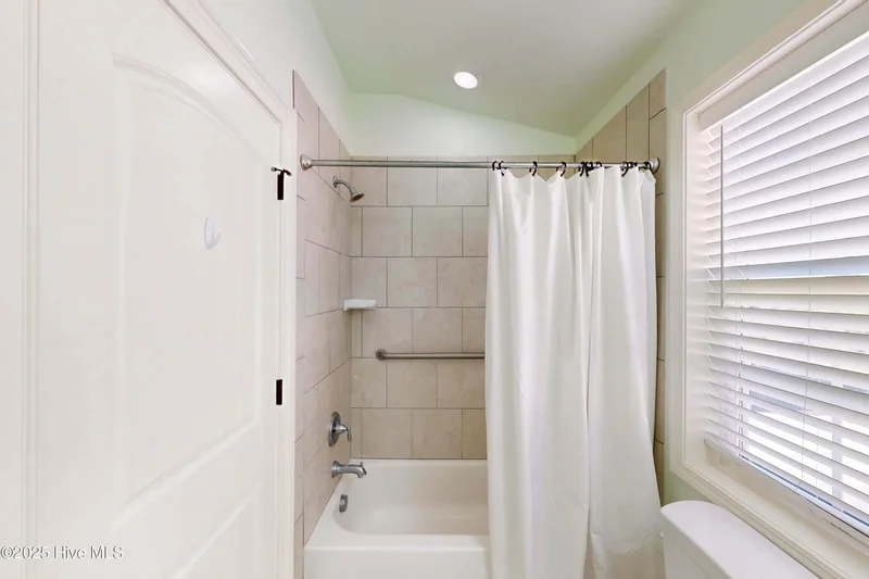 39 Porpoise Place, North Topsail Beach, NC 28460, North Topsail Beach, North Carolina, United States. - Photo 19