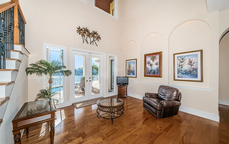 7986 9th Ave S, St Petersburg, FL 33707, St. Petersburg, Florida, United States. - Photo 24