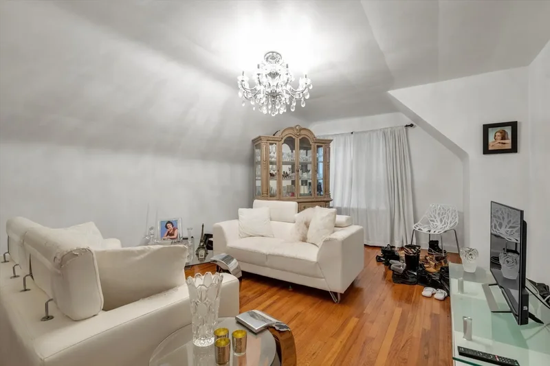 97-22 72nd Drive, Forest Hills, NY 11375, New York, New York, United States. - Photo 28