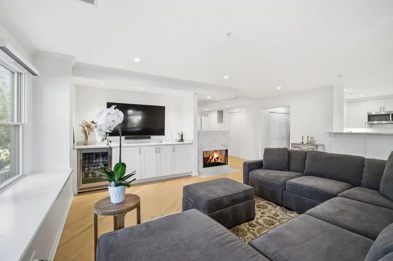 1688 Green Bay Road #204, Highland Park, Illinois, United States. - Photo 11