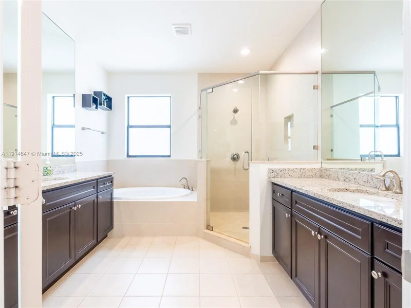 8777 NW 102nd Ct, Doral, Florida, United States. - Photo 28