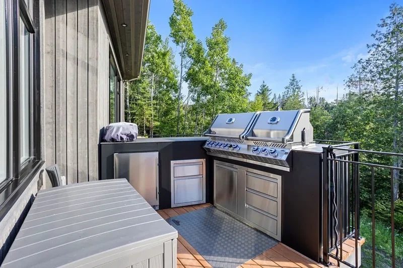 555 Allée Royale, Mont-Tremblant, Quebec, Canada. - Photo 23