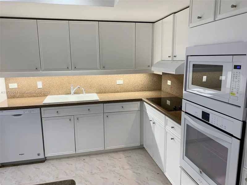 8855 E Collins Ave 5B, Bal Harbour, Florida, United States. - Photo 8