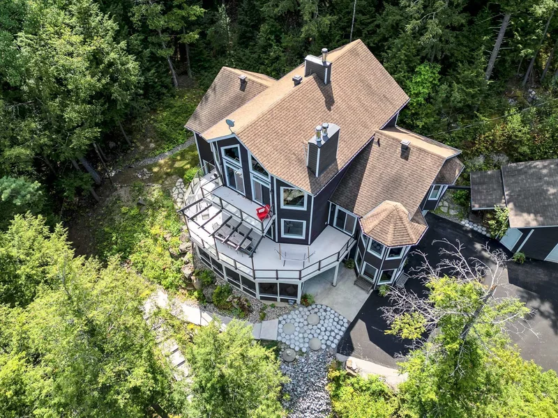 221 Ch. du Rubis, Val-des-Monts, Quebec, Canada. - Photo 9