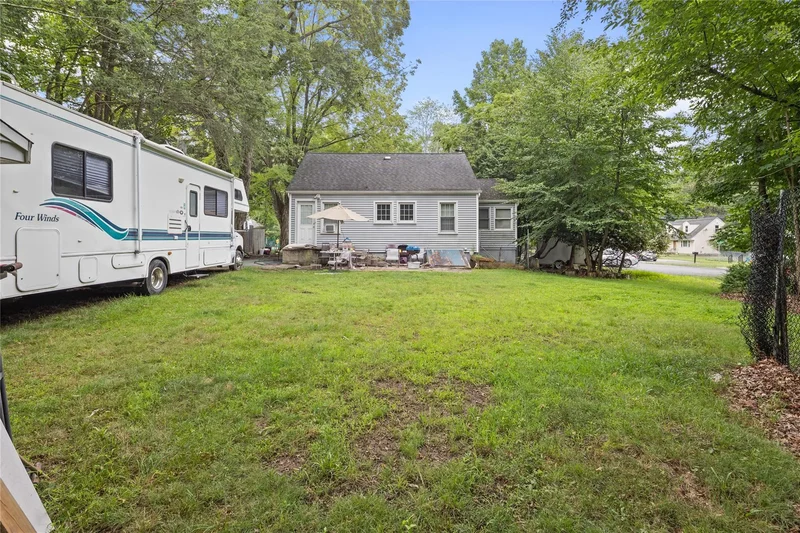 228 Saddle River Road, Airmont, NY 10952, Airmont, New York, United States. - Photo 32