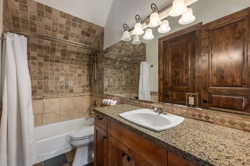 2091 S Windsor Park Circle, Bountiful, UT 84010, Bountiful, Utah, United States. - Photo 58