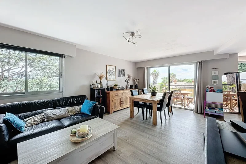 For Sale Apartment Nice, 95m² 4 Rooms 559,000€ with Garage