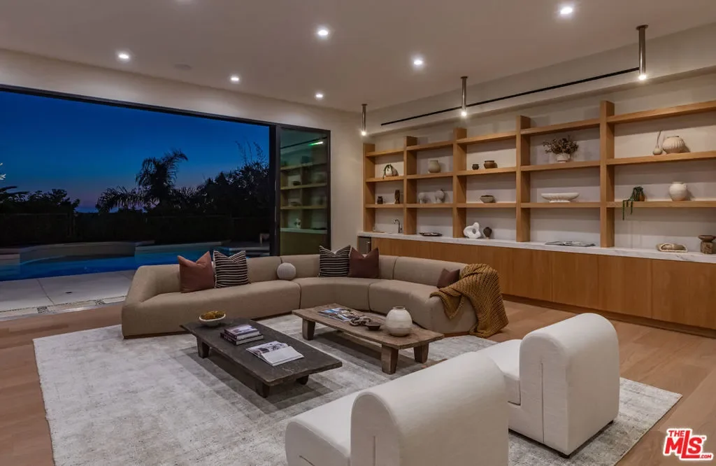 1705 Carla, Beverly Hills, California, United States. - Photo 32