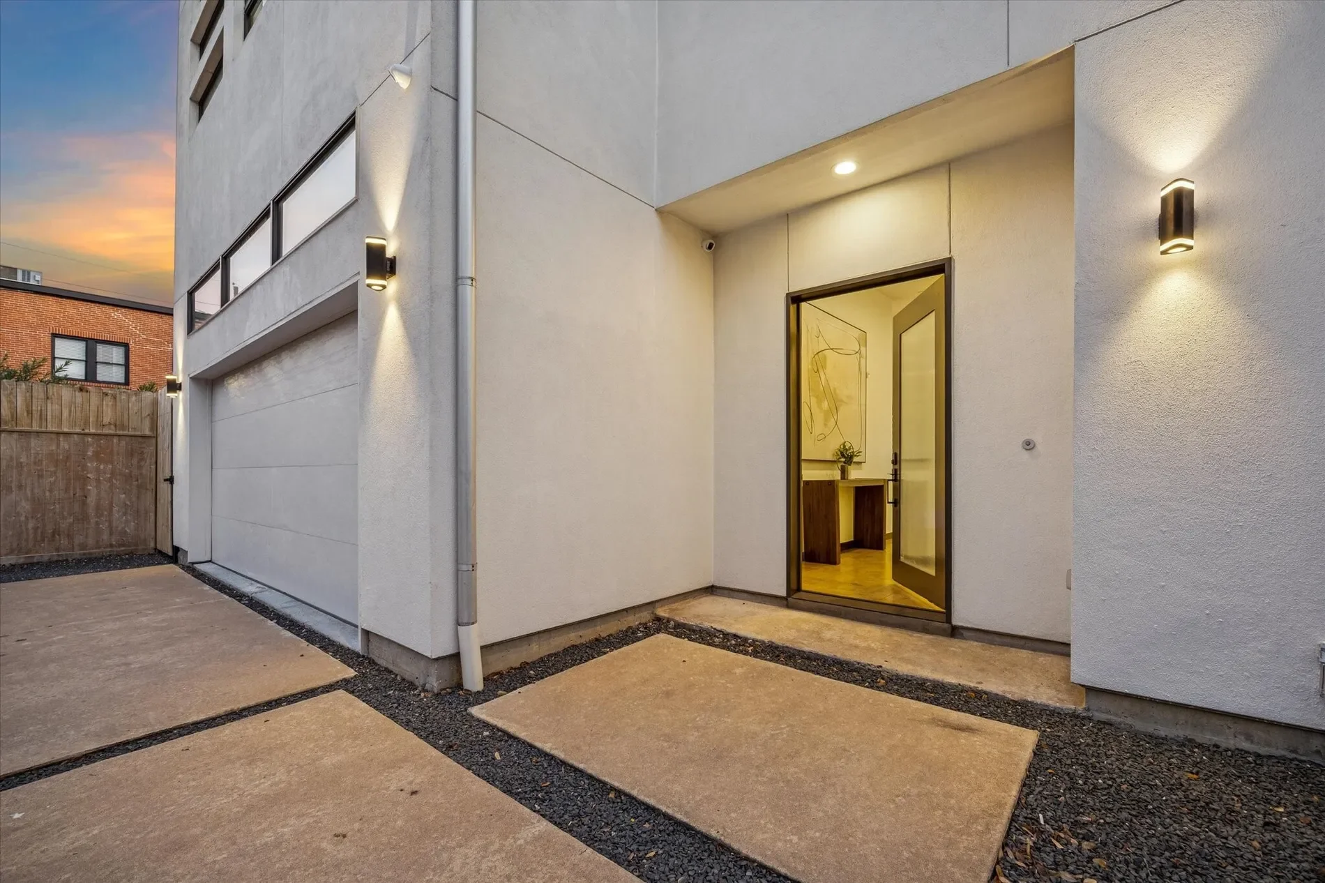 Exterior photo 6