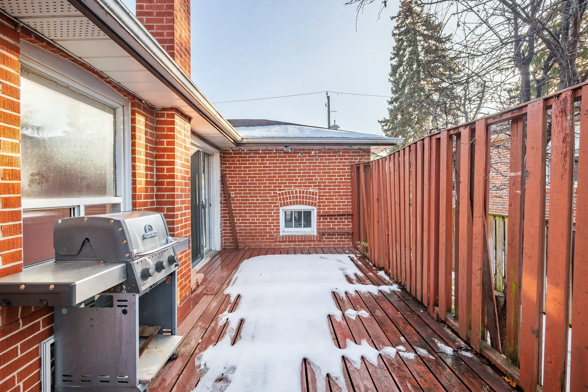 Exterior photo 7