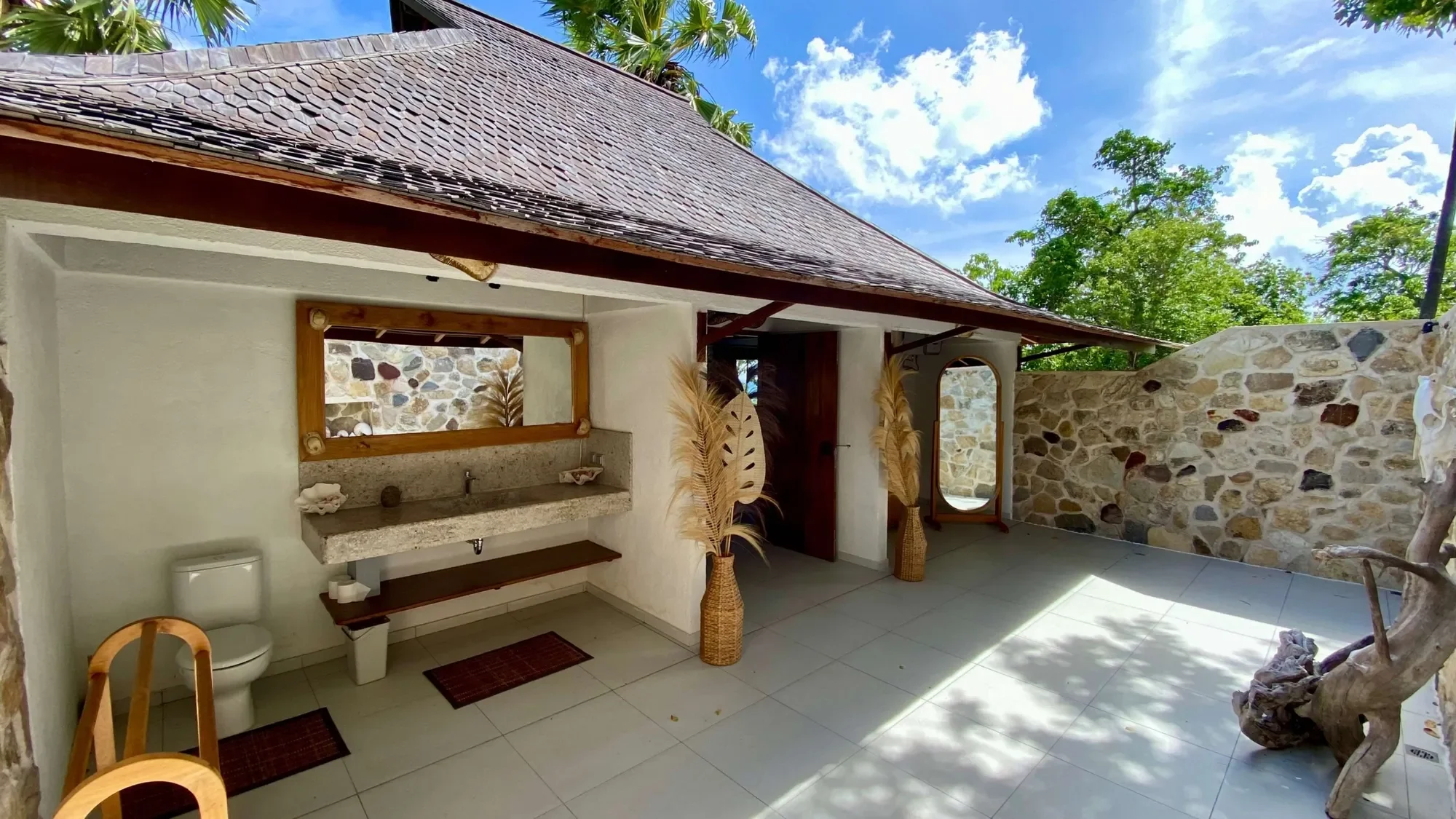 Exterior photo 11