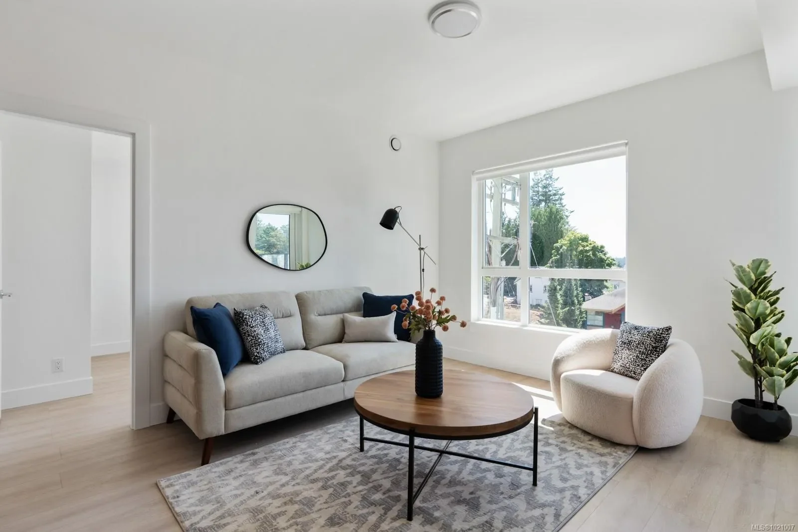 258 Helmcken Rd 303, View Royal, British Columbia, Canada. - Photo 2