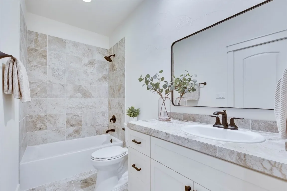 13601 Montview Drive, Austin, TX 78732, Austin, Texas, United States. - Photo 22