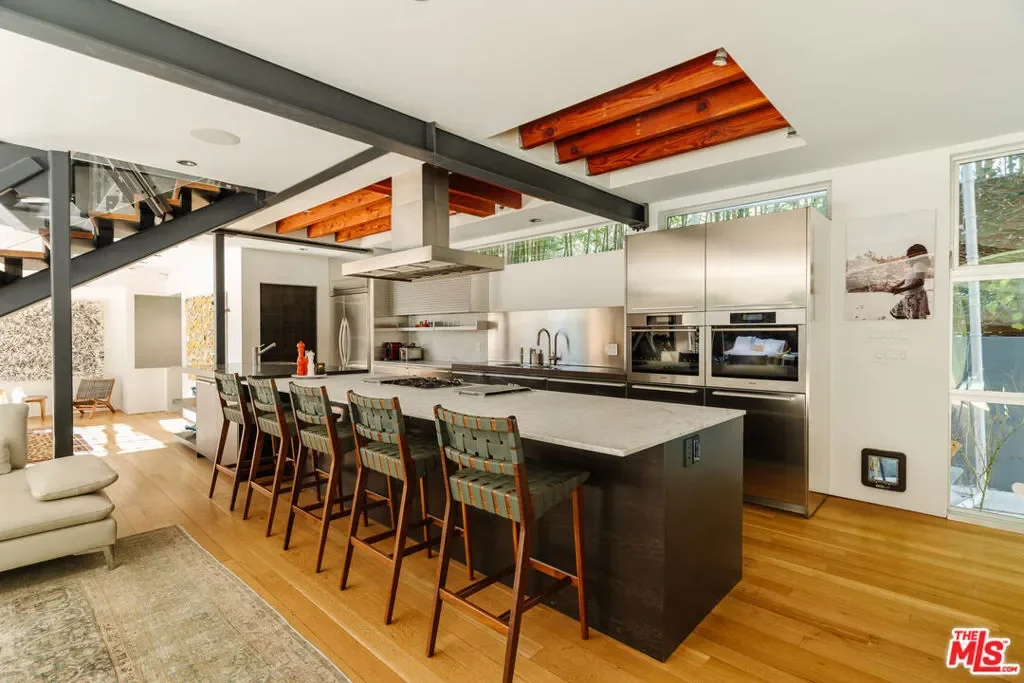 562 Stassi Lane, Santa Monica, California, United States. - Photo 7