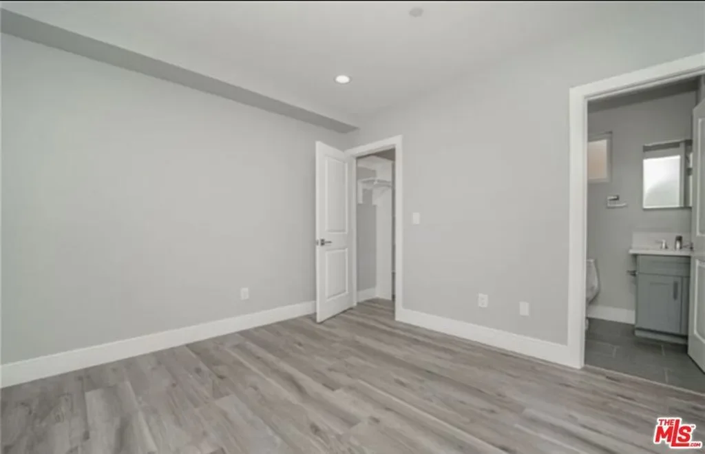 1348 E Vernon Avenue, Los Angeles, California, United States. - Photo 27