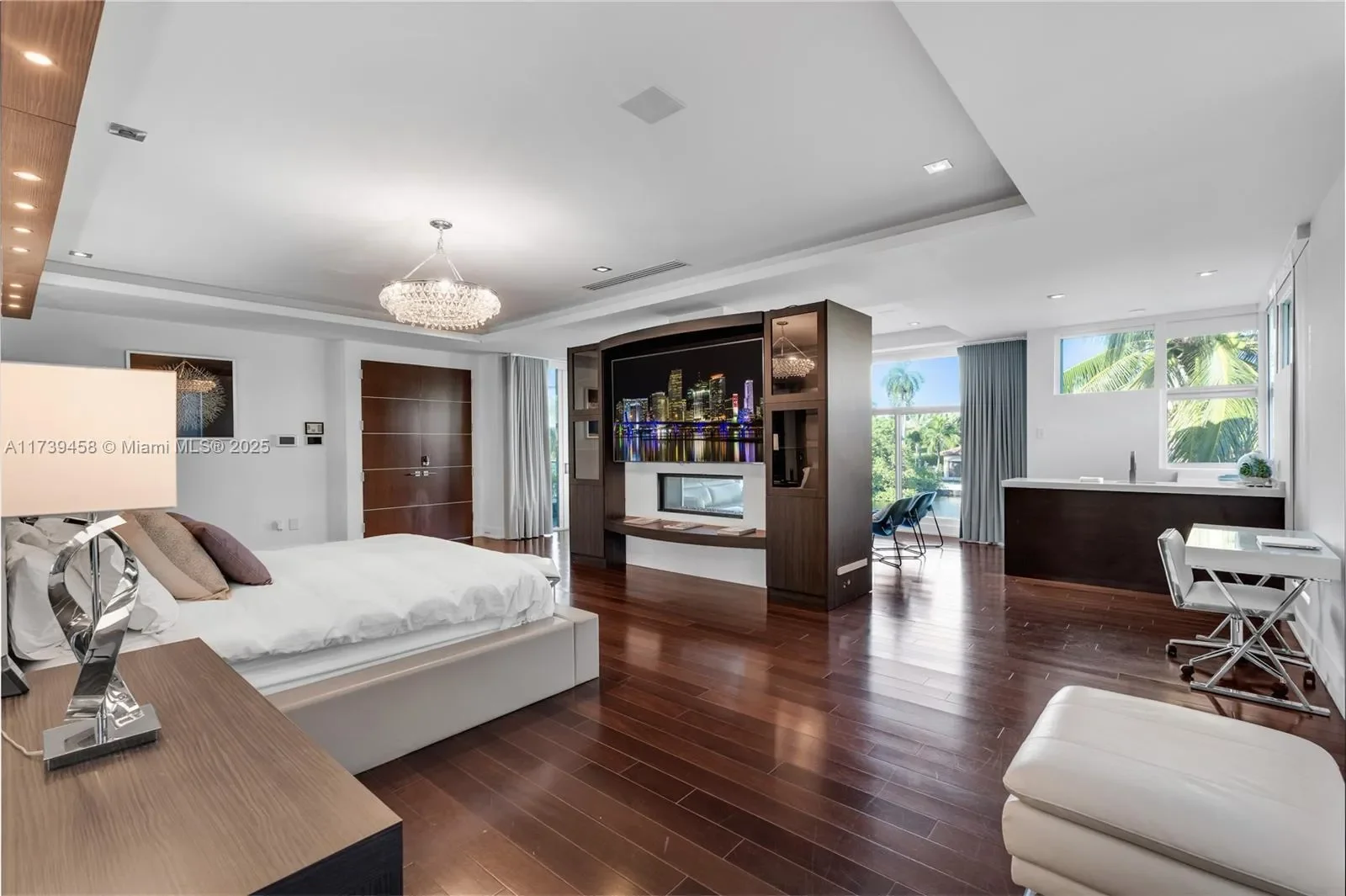 300 Royal Plaza Dr, Fort Lauderdale, Florida, United States. - Photo 18